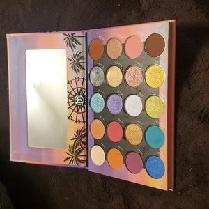BH Cosmetics Weekend Festival Eyeshadow Palette